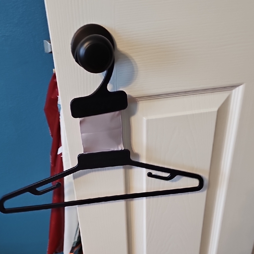 Black Velvet Hanger